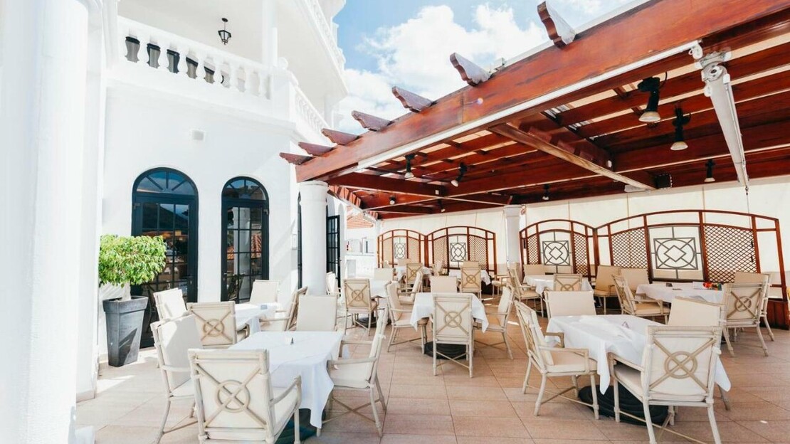 Ona Hollywood Mirage